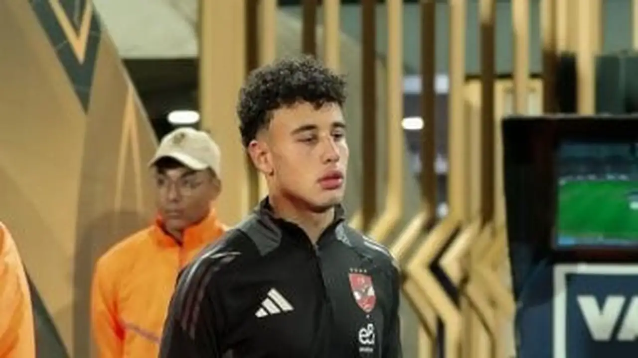 منافسة قوية بين البنك ومودرن وسموحة لضم موهبة الأهلي بعد رحيله فى الصيف